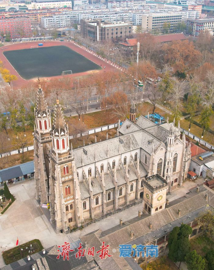 冬日洪楼教堂 尽显静谧之美