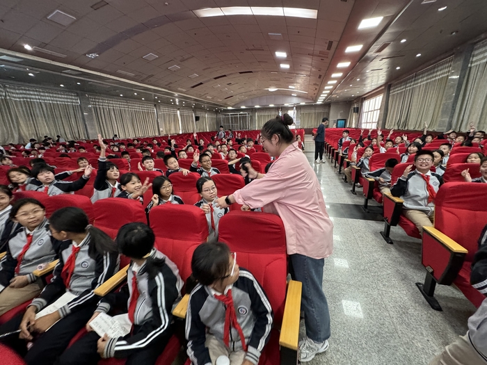 天桥区黄河实验学校上了一堂生动的海洋知识课