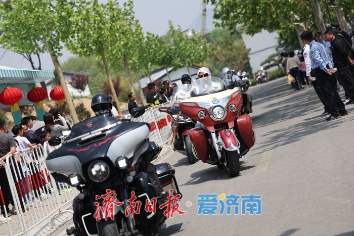 一年四季 泉在济南丨机车巡游解锁五一“文旅融合”新亮点