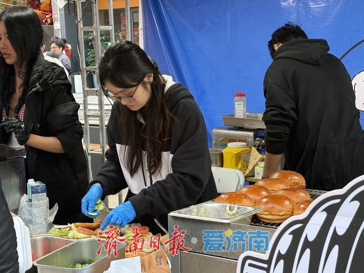 济南创意活动点燃城市消费新引擎，“汉堡长龙”里有啥流量密码？