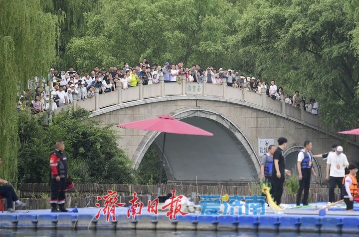 一年四季 泉在济南丨劈波斩浪，端午节龙舟竞渡大明湖