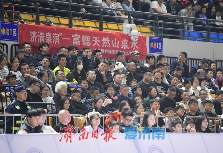 巩晓彬“重出江湖”，率山东U22全运男篮热身大胜芝加哥怒火队