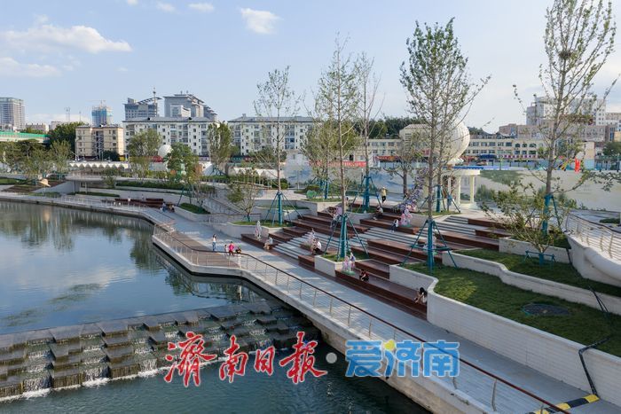秋高气爽温差渐显，蓝天白云扮靓泉城开学季