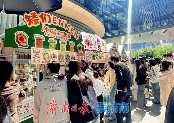 50余家品牌齐聚泉城！济南2026春季面包节人气火爆 “碳水爱好者”争相打卡