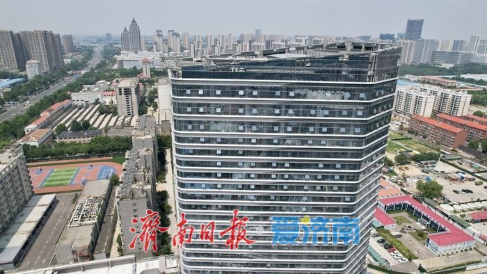 济南腊山 TOD 项目建设提速：幕墙初成，西城新地标轮廓显现