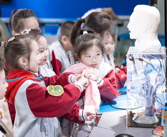 校园变乐园  济南高新区东城逸家小学举办科技游园会