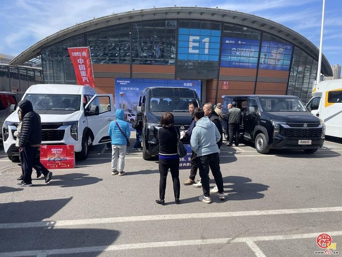 中国重汽轻型汽车强势登陆三大房车展，演绎移动生活新风尚