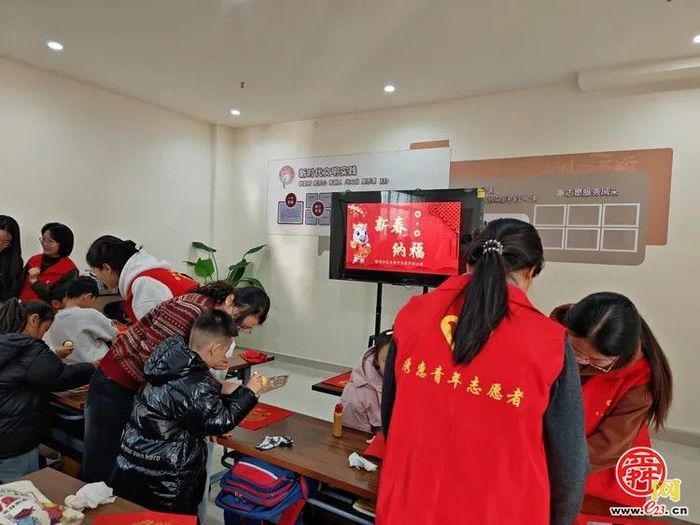 章丘绣惠：跨国界“福”相连，社区里迎新春