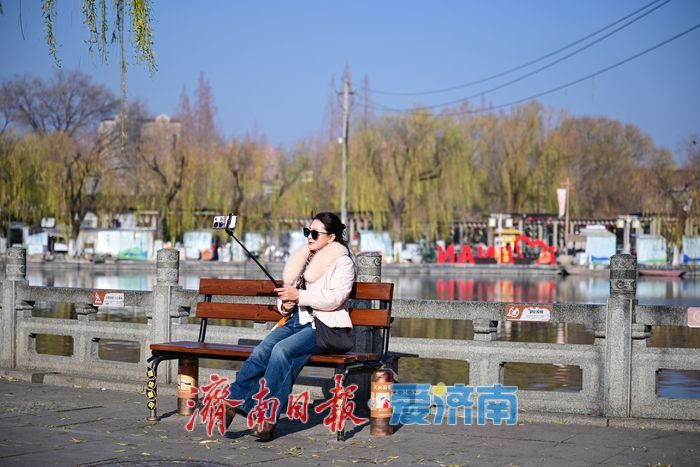 假期后热度不减，曲水亭街“慢游”成景