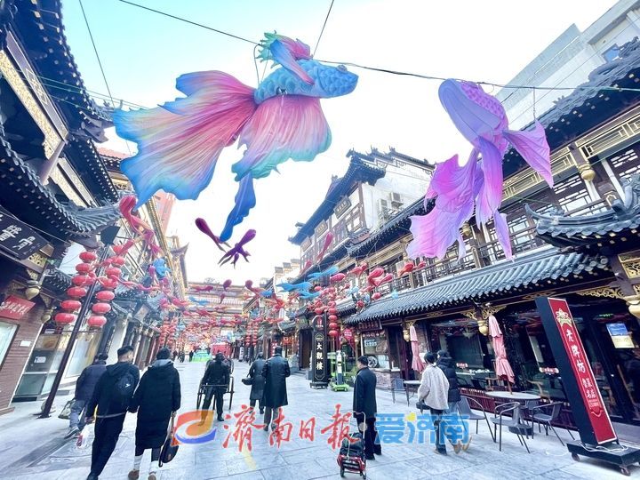 置身于“荷花”之中，古装人偶“李清照”亮相大观园