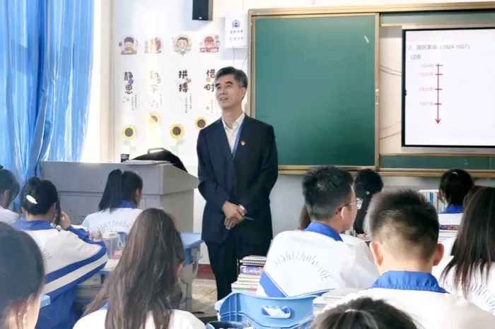 济南中学学科教师组团赴甘肃积石中学“送课送研送报告”