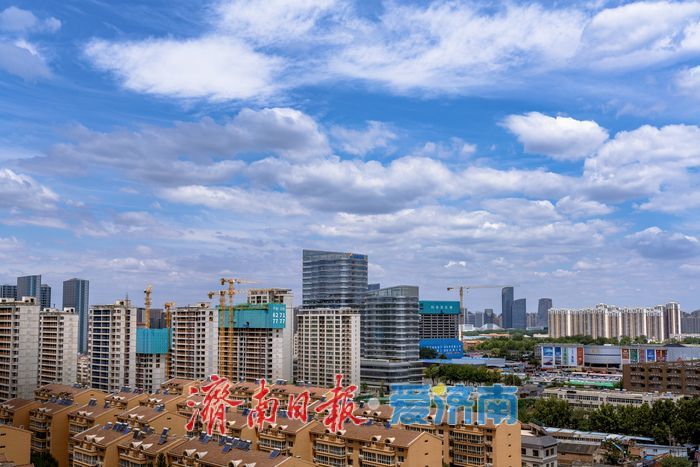 济南晴空再现，持续上演壮美云海景观