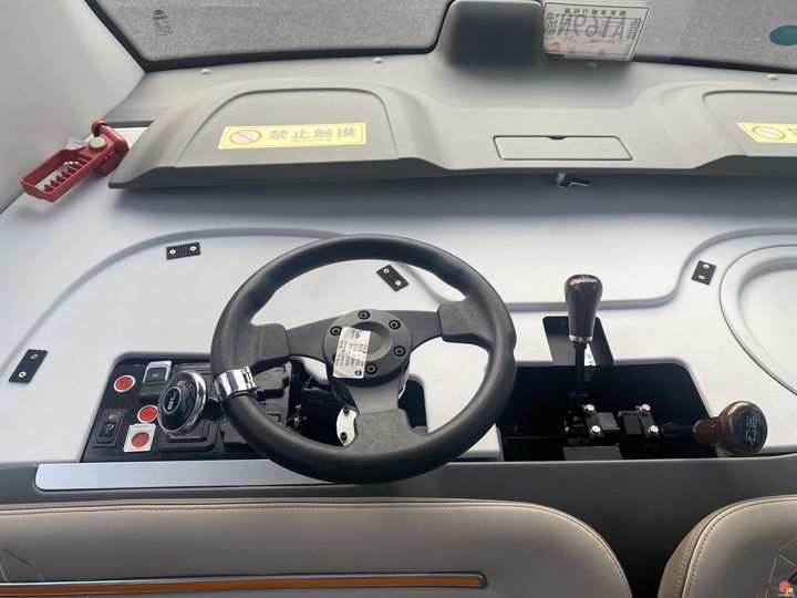 自主超车、自动避障，济南L4级自动驾驶公交车来了