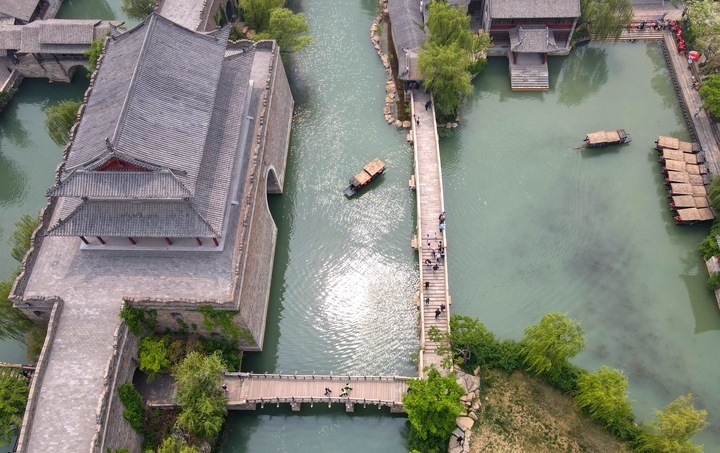 畅游明水古城，沉醉不知归路