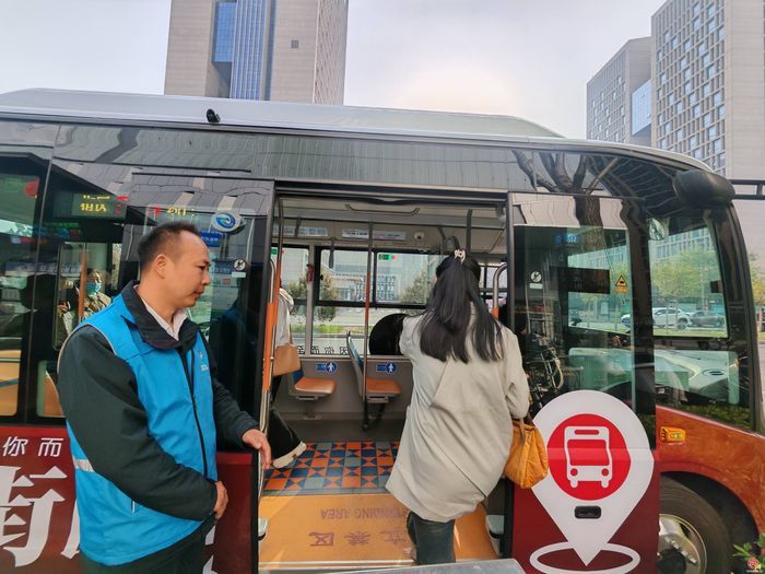 地铁站直达写字楼  济南CBD“街区约巴”打通公共交通通勤最后一公里