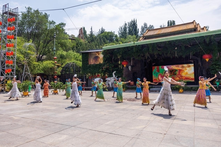 九顶塔泼水节来袭！去济南南山尽享“清凉狂欢”