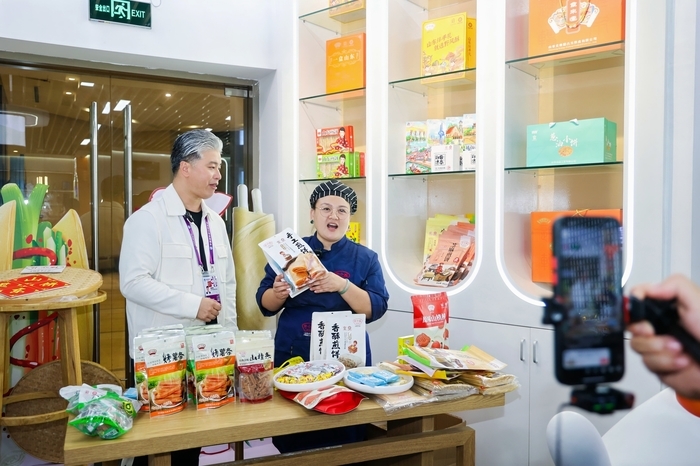 博眼球、买全球、卖全球，济南企业进博会收获新机遇