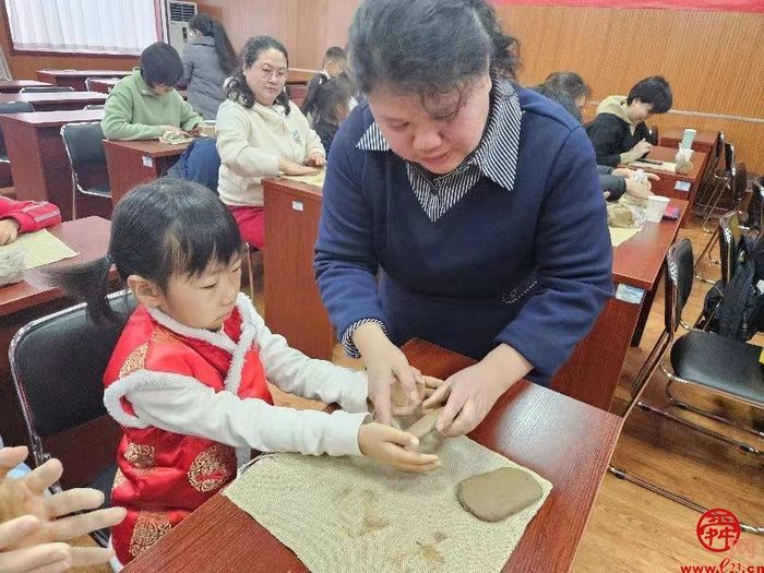 历下区龙鼎实验学校开展“弘扬传统文化 体验泥塑艺术”主题寒假实践活动