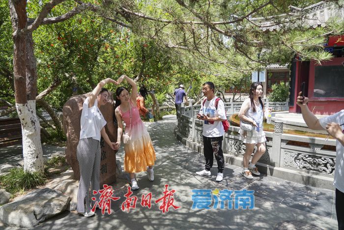 一年四季 泉在济南 