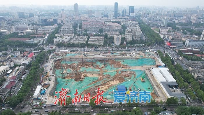 济南千佛山北广场地下结构加速施工 打造5万平方米地下商业空间及2.7万车位！