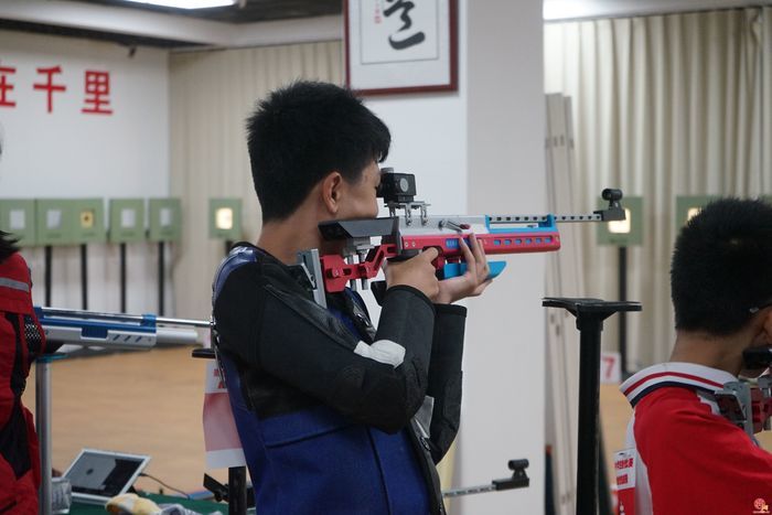 济南市市中区中小学生射击比赛落幕，射击小将“百步穿杨”展风采！