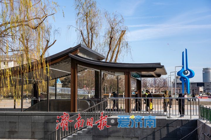 项目强省会｜通行更便捷，趵突泉南路人行过街通道垂直电梯启用