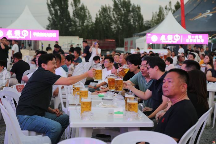 “欢聚章丘，干杯世界！”—— 2025年章丘首届国际啤酒音乐节盛大开幕！