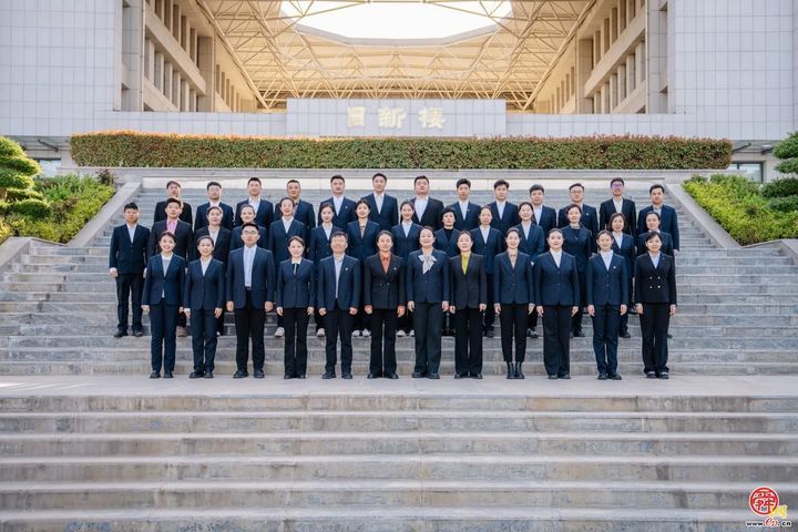 你远走高飞，我原地返回： 历城二中艺术团以美育大爱获评“齐鲁最美教师团队”！