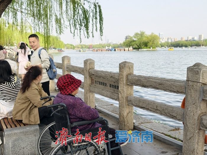 一年四季 泉在济南丨湖畔沐春风，游人醉春光