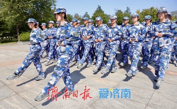 迷彩青春正淬炼