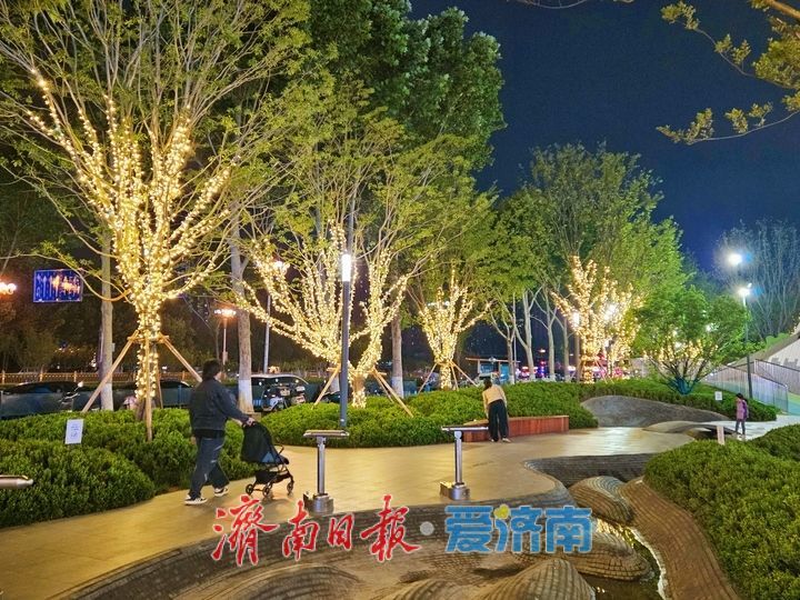 济南商圈夜景璀璨 激活夜间消费活力
