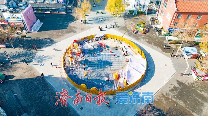 一年四季 泉在济南｜印象济南布置马年花灯 中心喷泉骏马形象初具规模