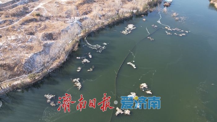 雪野湖现冰雪肌理别样景致