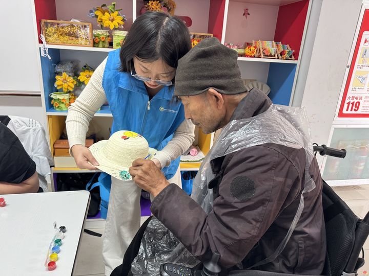 顺安社区有群“温暖小哥”  随叫随到帮残疾人邻居“搭把手”