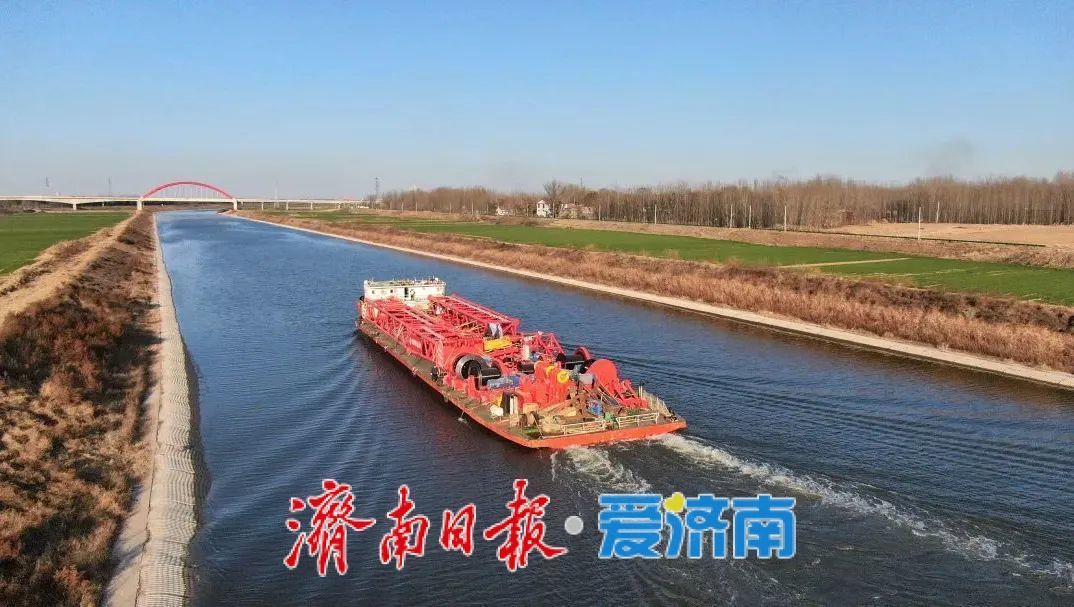 小清河海河联运首笔外贸业务落地