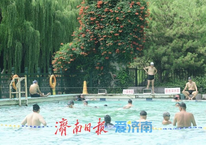 一年四季 泉在济南 