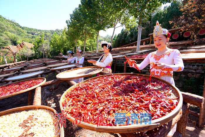 九顶塔赶秋节启幕 盛装鼓乐庆丰收