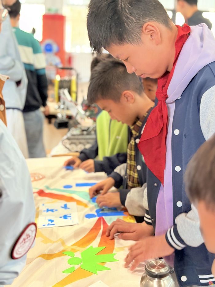 像科学家一样思考，像工程师一样实践！济南市市中区泉泽小学举办科技游园会