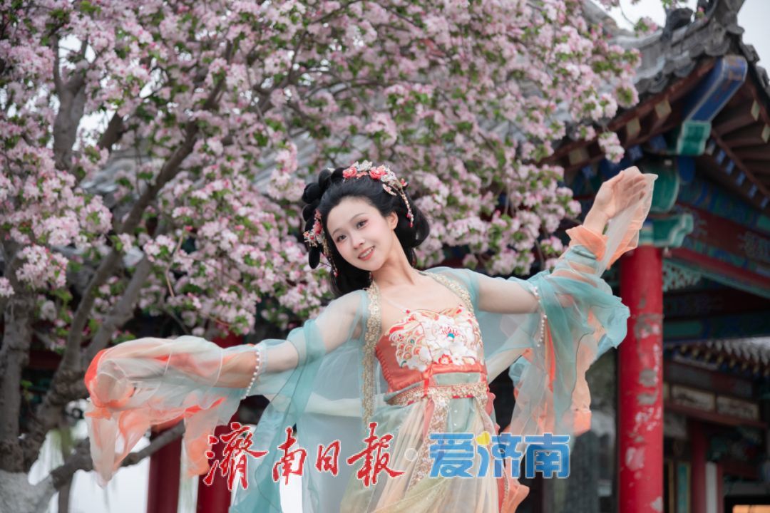 天下第一泉风景区清明假期人气爆棚，千年泉韵绽风华