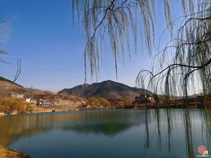 观花官庄丨一湾春水两岸山，三角湾村四月天