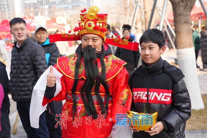FUN市集启新春 年味融融迎佳节