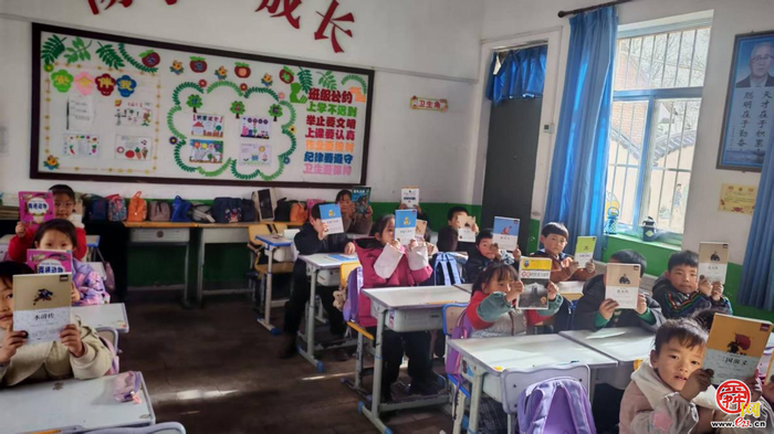 “志愿暖人心，爱心传万家”——济南工程职院“E” 路先锋志愿服务队举行公益募捐活动