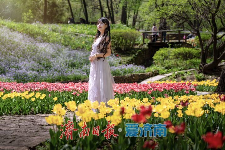 陌上花开！在最动人的季节里来红叶谷寄托向往诗与远方的心灵