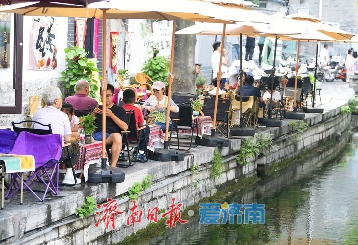 一年四季 泉在济南丨漫步青石板，徜徉大明湖，市民游客沉浸式体验泉城慢时光