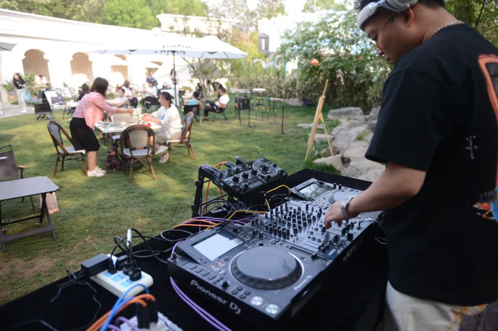 野餐、派对、音乐会……来济南吧，享受“草坪自由”