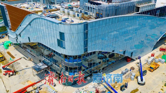 颜值拉满！洪楼波浪曲面幕墙完工，济南首座京东 MALL 有望年底亮相