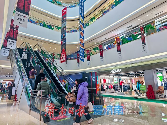 百联奥特莱斯二期开业迎春潮，济南市民“一站式”购年衣