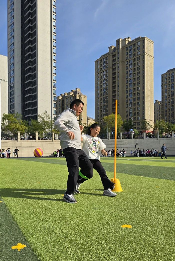 高新区瀚阳学校第一届亲子运动会热闹启动