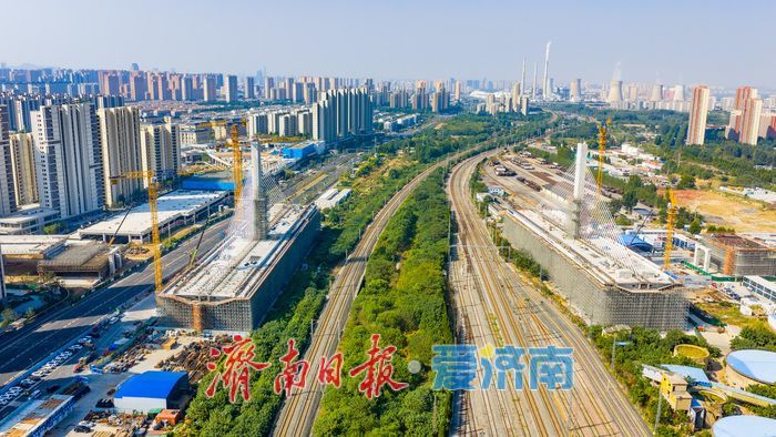 53.8米主塔架起跨铁通道！济南开源路打通东部交通堵点