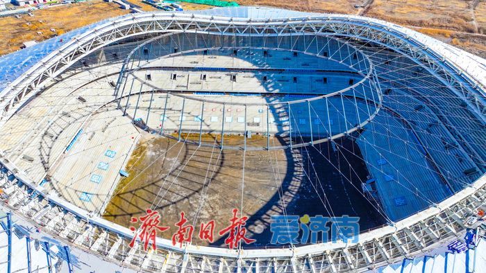 项目强省会｜黄河岸边的绿色智慧：足球场戴上“柔光罩”年省电费数百万